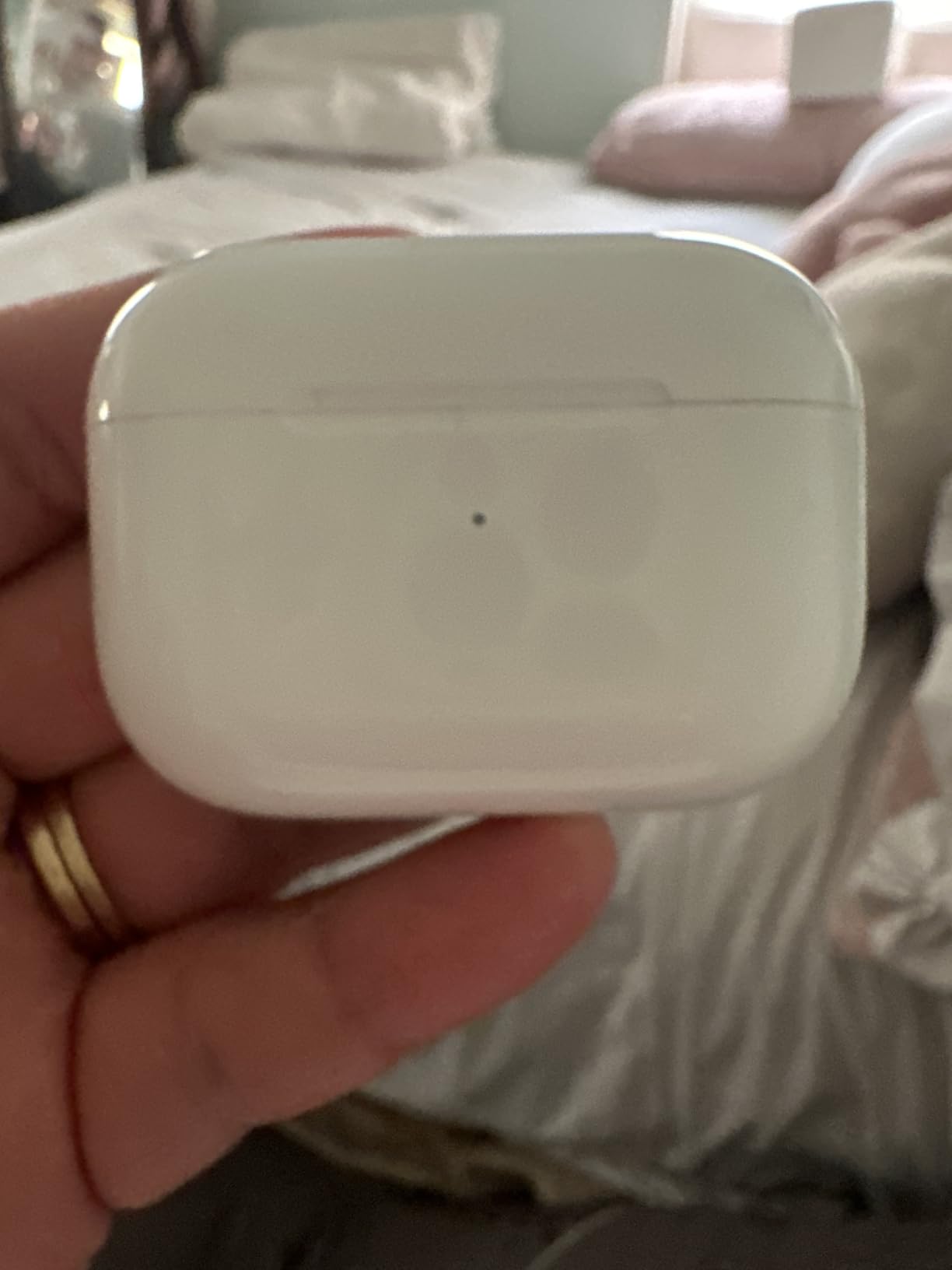 Apple AirPods Pro - 1st Gen (Renewed) customer photo 1