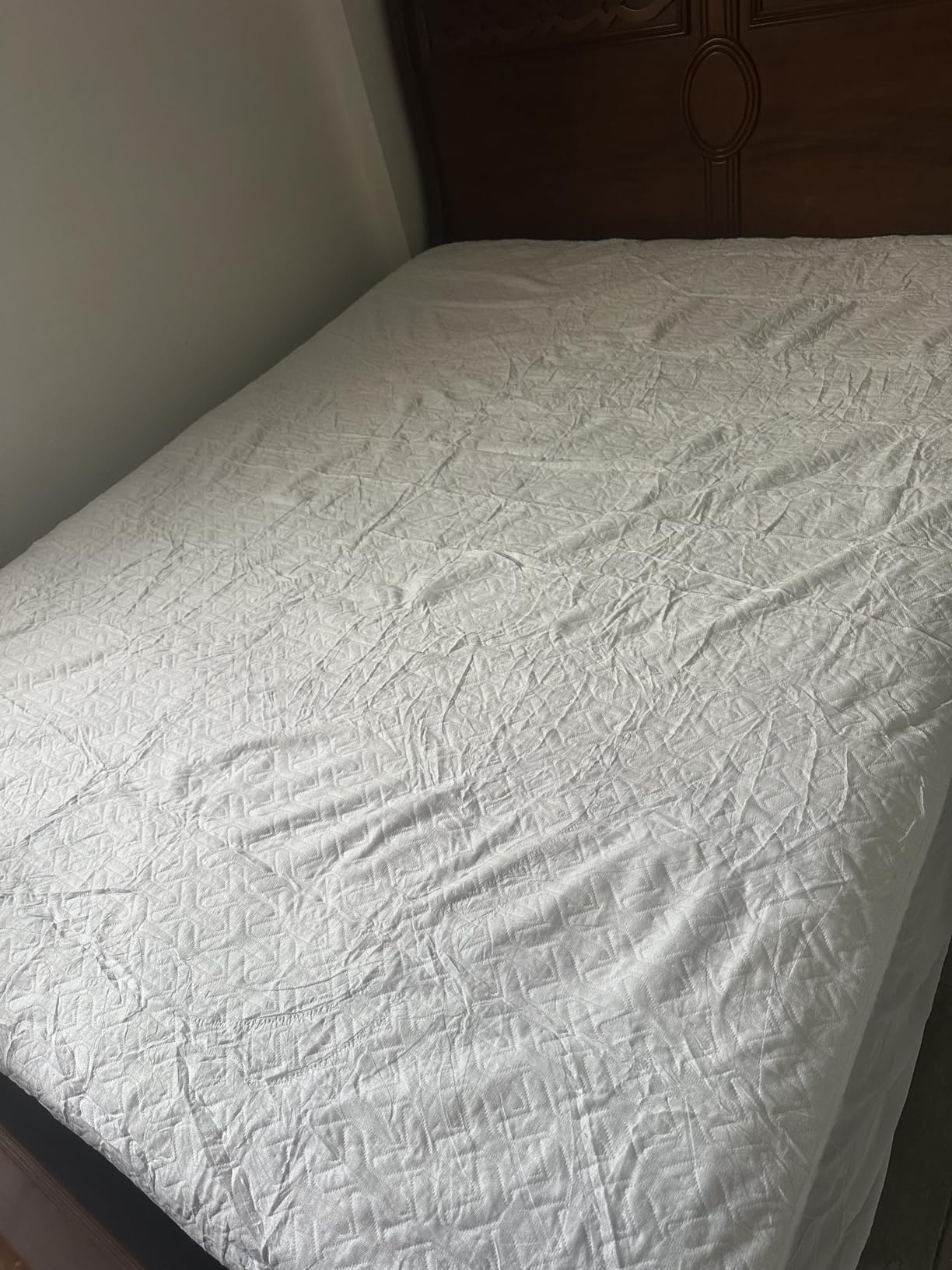Premium Waterproof Mattress Protector Queen Size,4D Air Cooling 300GSM Mattress Cover,Breathable All-Round 360° Bed Mattress Pad Noiseless Vinyl Free (White,Queen) customer photo 1