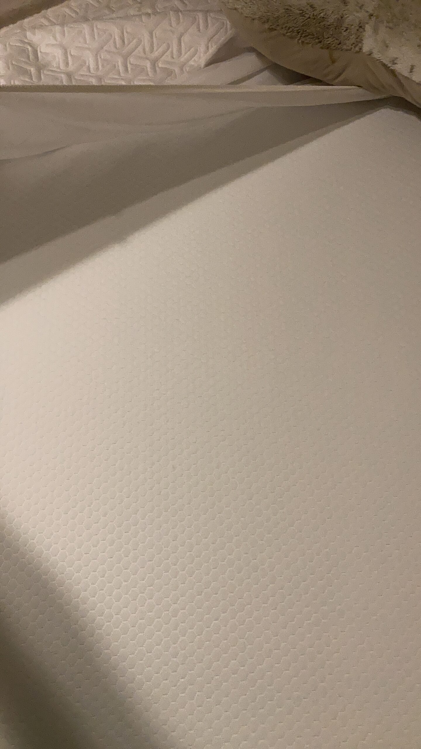 Premium Waterproof Mattress Protector Queen Size,4D Air Cooling 300GSM Mattress Cover,Breathable All-Round 360° Bed Mattress Pad Noiseless Vinyl Free (White,Queen) customer photo 2