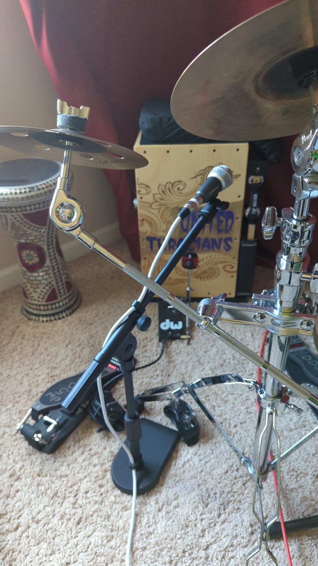 InnoGear Adjustable Desk Microphone Stand, Weighted Base with Soft Grip Twist Clutch, Boom Arm, 3/8'' and 5/8'' Threaded Mounts for Blue Yeti and Blue Snowball, Kick Drums, Guitar Amps, Black customer photo 2