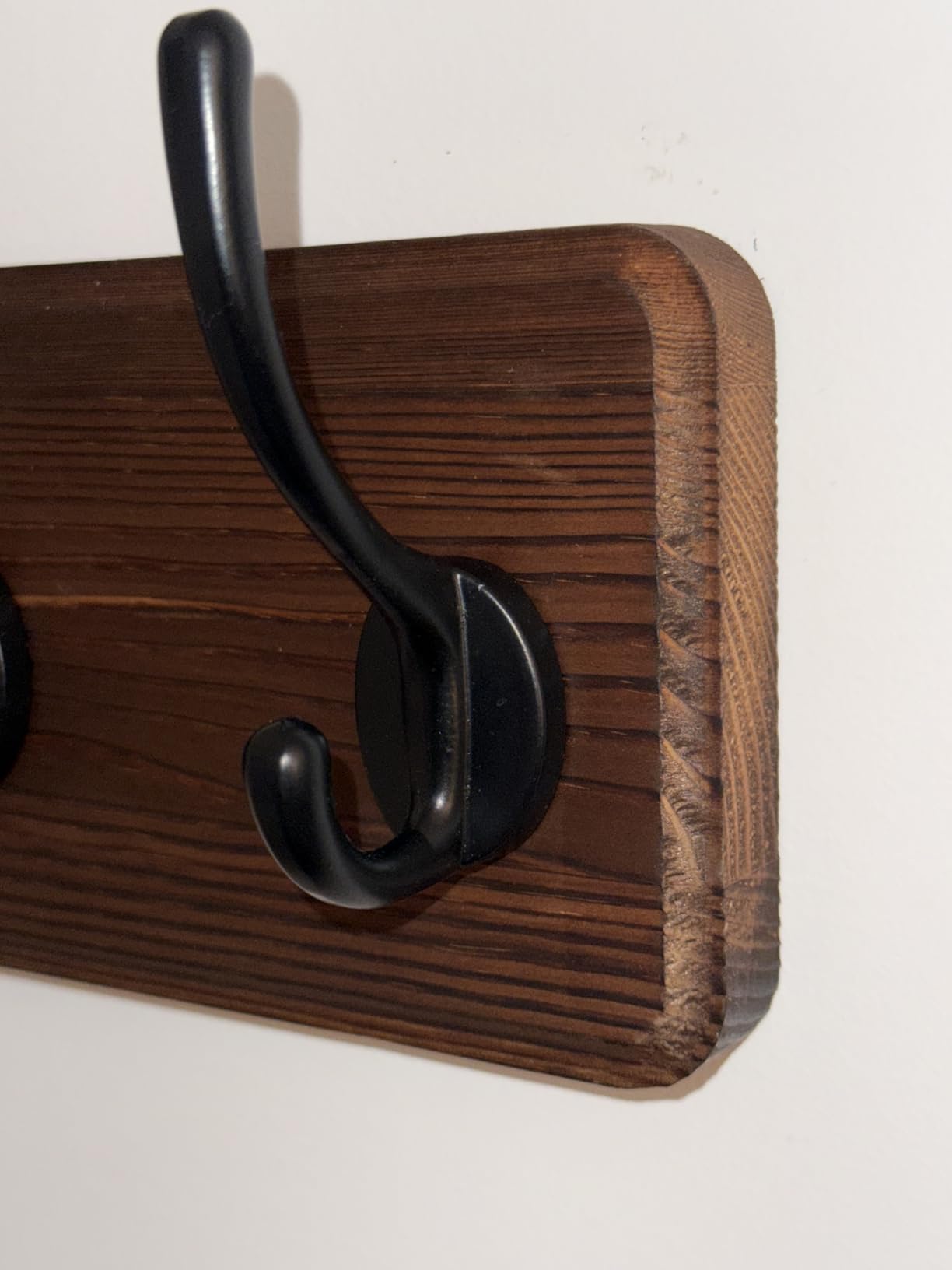 SKOLOO Rustic Wall Mounted Coat Rack with 16 Inch Mounting Hole Distance, Pine Solid Wood Coat Hook Hanger - 5 Hooks for Hanging Clothes Robes Towels Coats customer photo 2