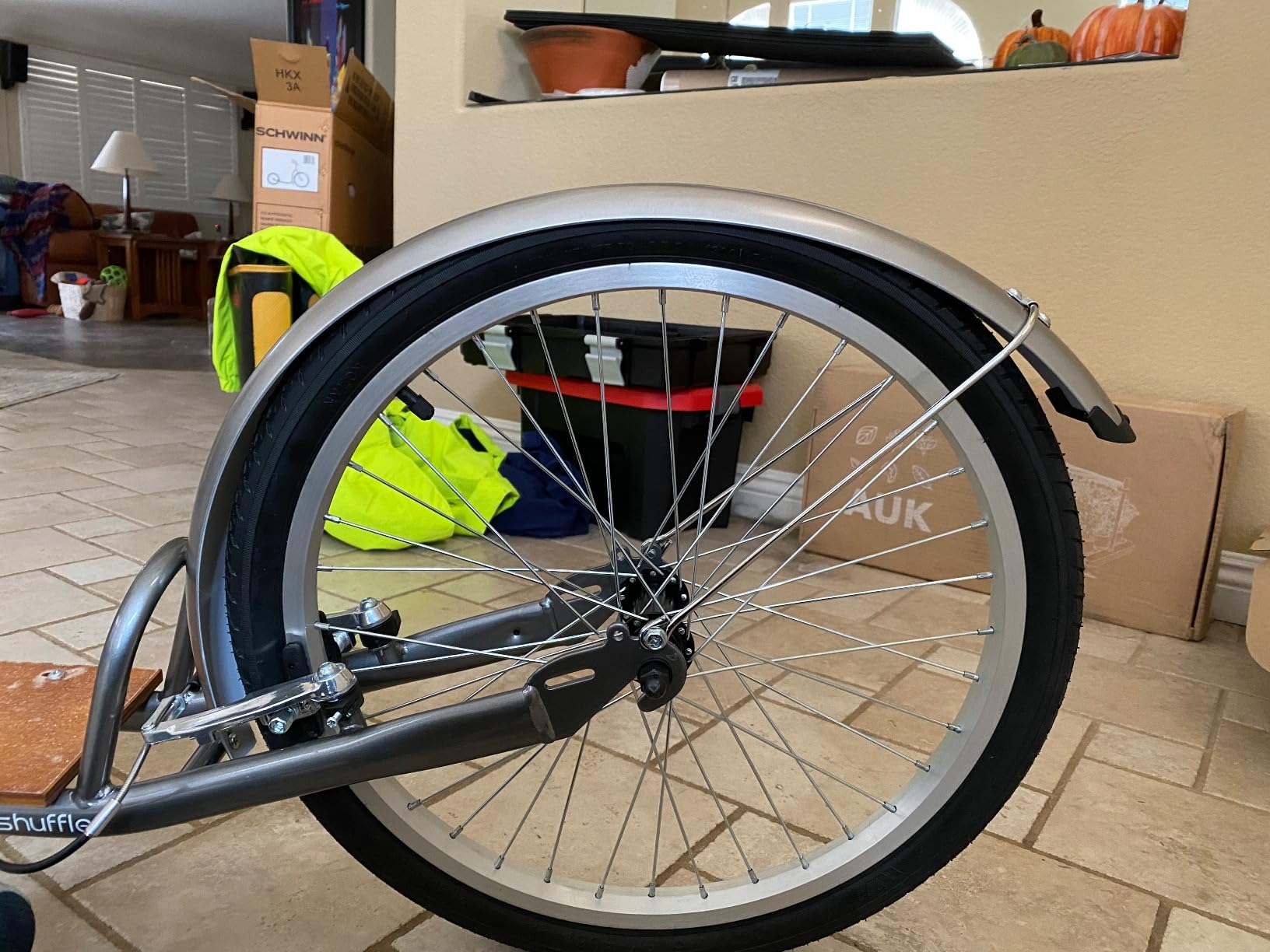Schwinn Shuffle Deluxe Adult Kick Scooter, 26 Inch Front Wheel & 20 Inch Rear Wheel, Smooth Ride, Durable Steel Frame, Fenders, Front & Rear Linear Pull Brakes customer photo 2