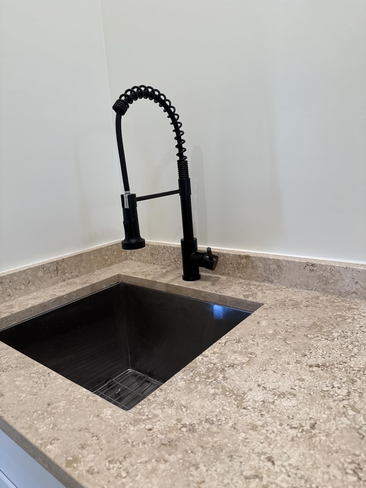 KRAUS Bolden Touchless Sensor Commercial Style 2-Function Single Handle Pull Down Kitchen Faucet in Matte Black, KSF-1610MB customer photo 1