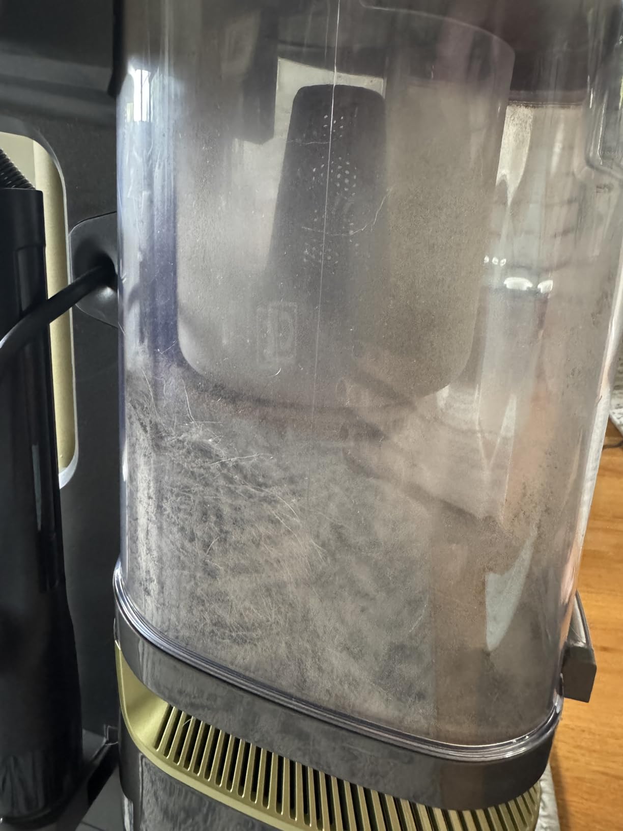 Shark Upright Vacuum Cleaner for Home | Rotator Lift-Away | No Hair Wrap | HEPA Filter | Lightweight Bagless Vacuum for Pet Hair | LED Headlights For Carpets & Hardwood Floors | Silver | LA502 customer photo 2