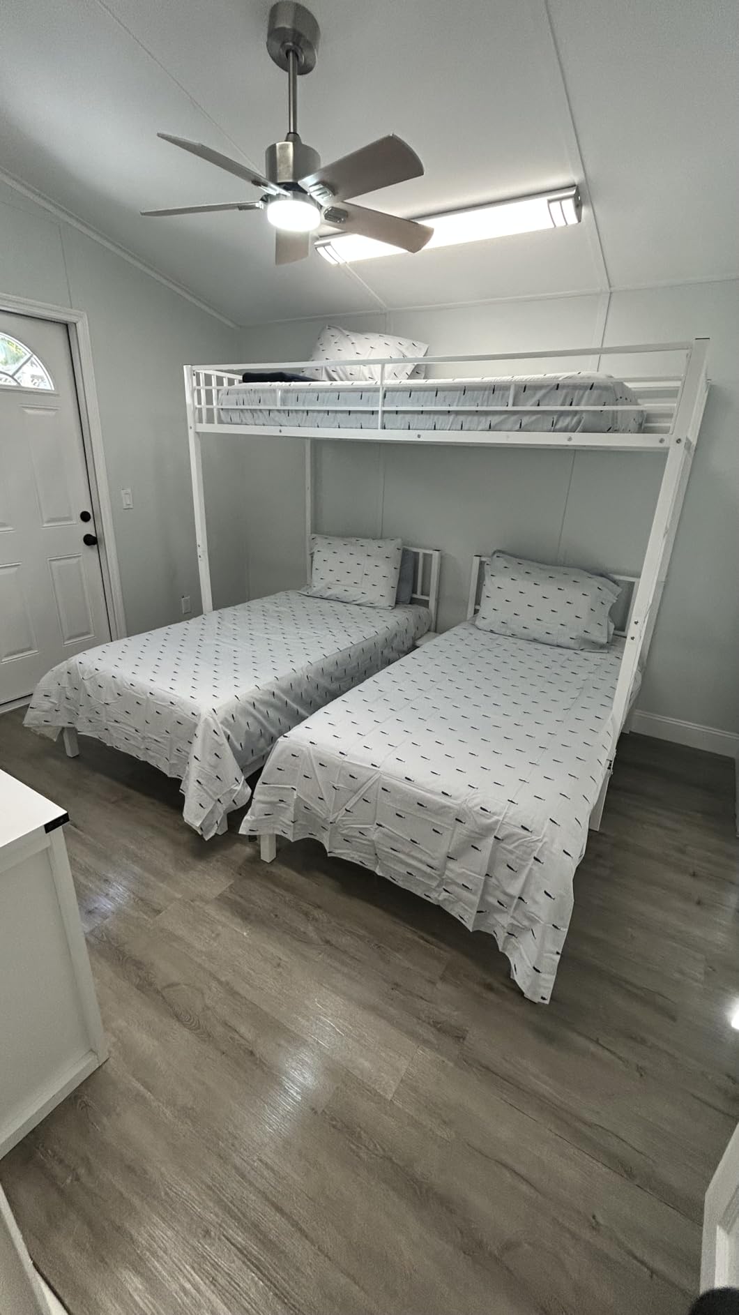Nautica - Queen Size Sheet Set, Crisp Cotton Percale Bedding with Matching Pillowcases, Lightweight & Breathable Bed Sheets, Deep Pocket, College Dorm Room Essentials (Buoy Line Grey) customer photo 1