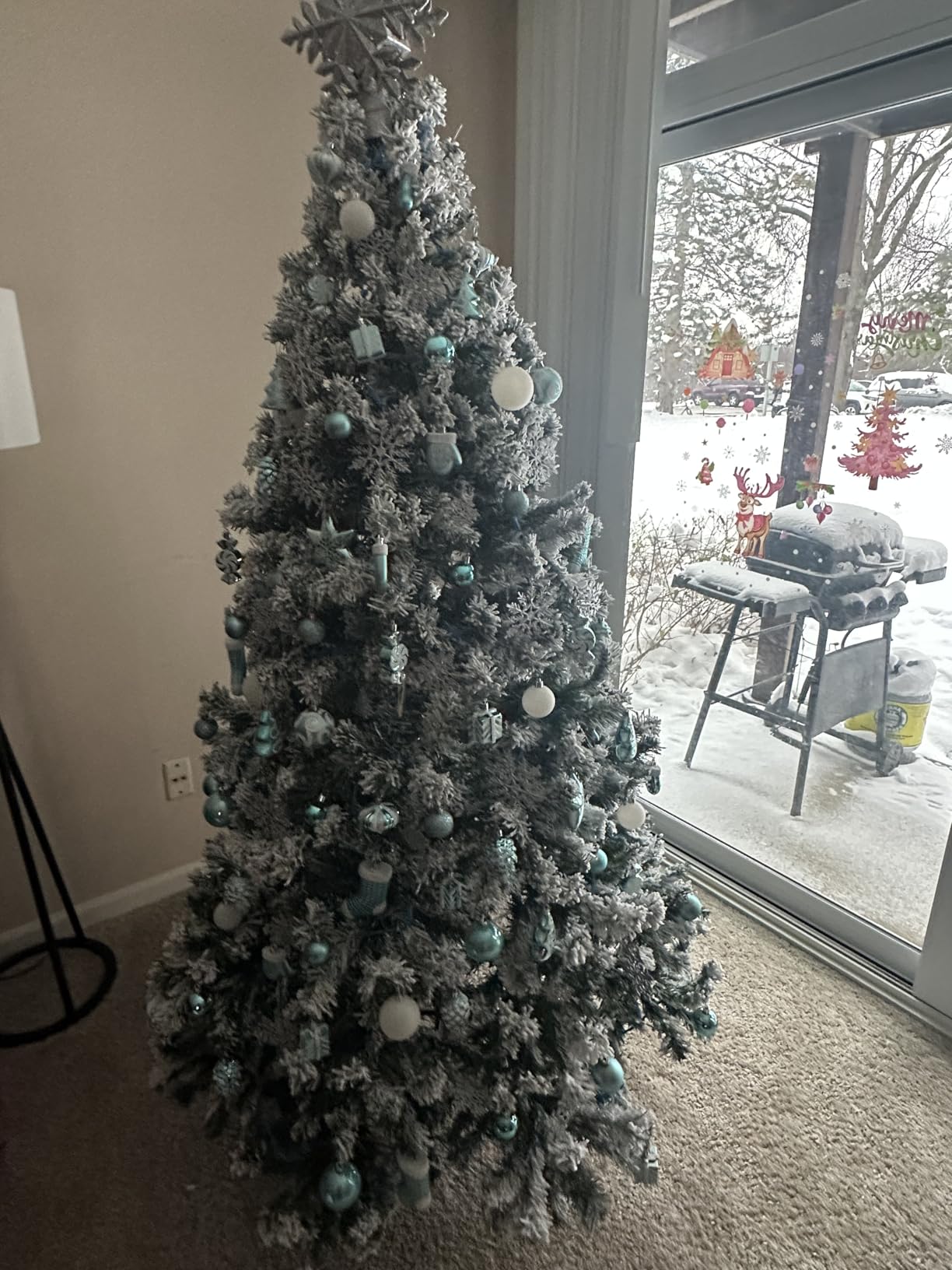 Yaheetech 6ft Snow Flocked customer photo 1