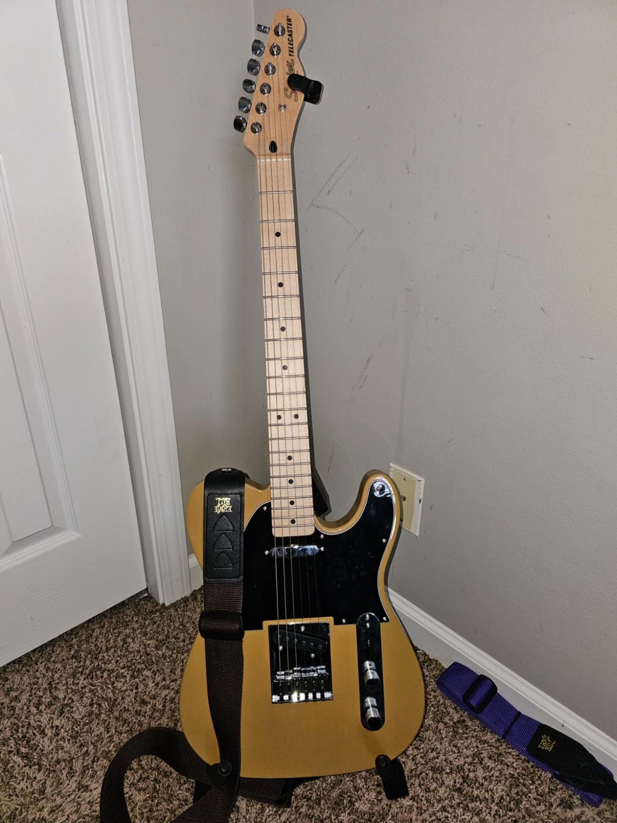 Squier Affinity Series Telecaster Electric Guitar, with 2-Year Warranty, Butterscotch Blonde, Maple Fingerboard customer photo 2