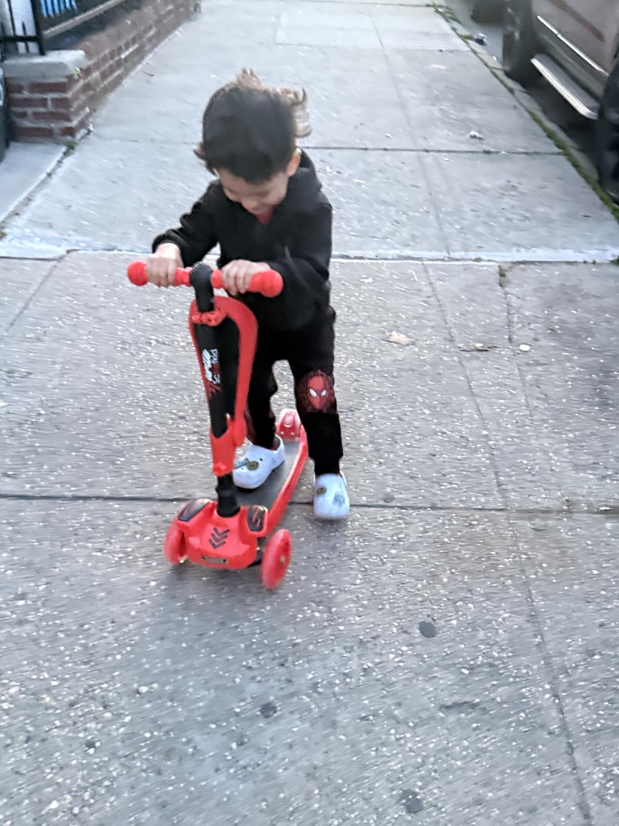 Hurtle 3-Wheeled Scooter for Kids - Wheel LED Lights, Adjustable Lean-to-Steer Handlebar, and Foldable Seat - Sit or Stand Ride with Brake for Boys and Girls Ages 1-14 Years Old customer photo 2