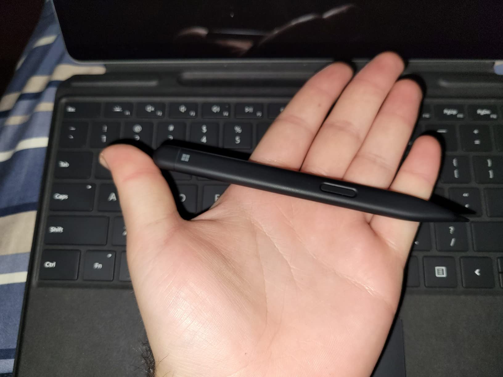 Surface Slim Pen 2 Matte Black - Bluetooth 5.0 Connectivity - 4,096 Points of Pressure Sensitivity - Haptic Motor customer photo 2