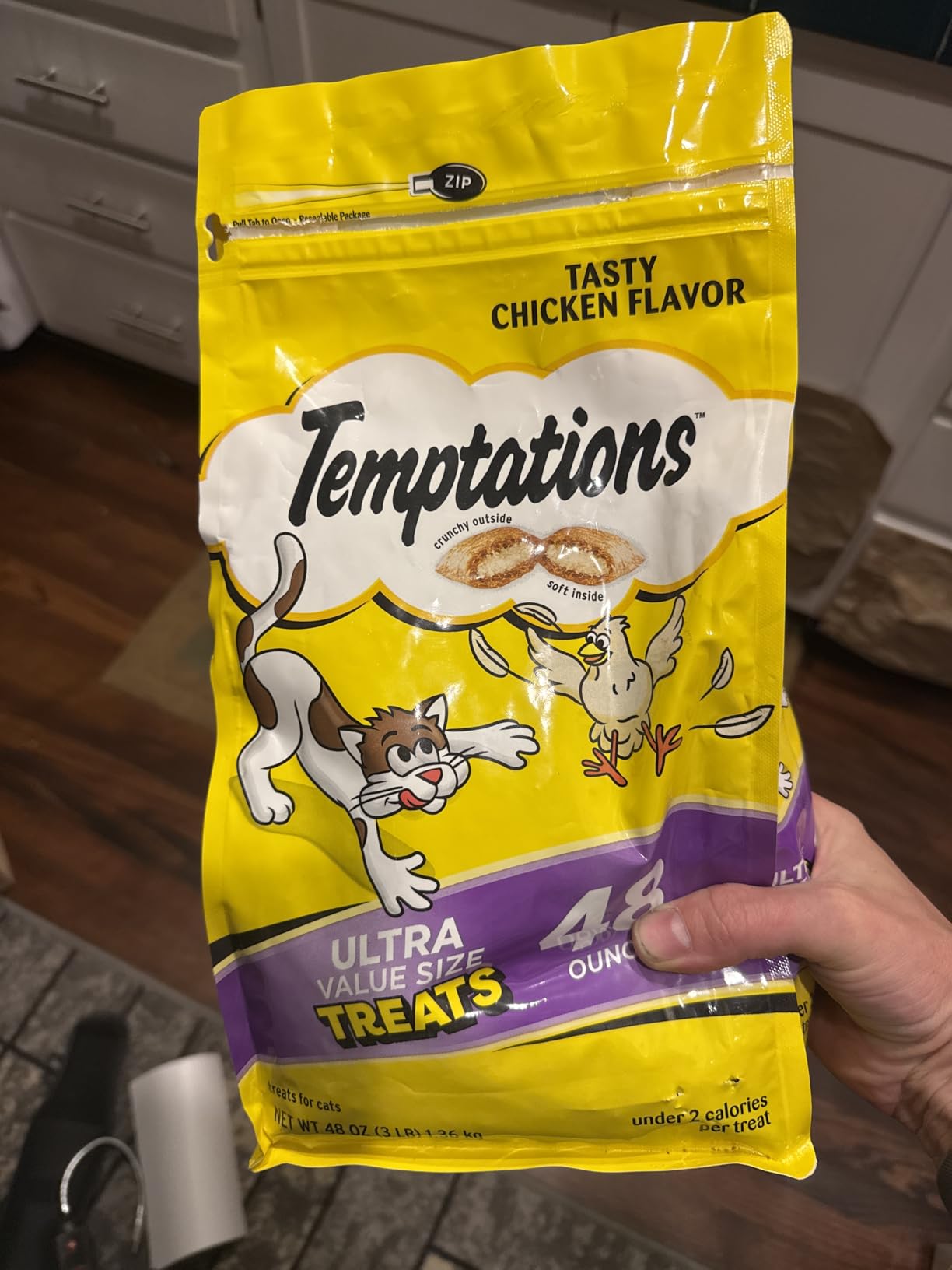 Temptations Cat Treats Classic Crunchy and Soft Cat Treats, Tasty Chicken Flavor, 48 oz. Bag customer photo 1