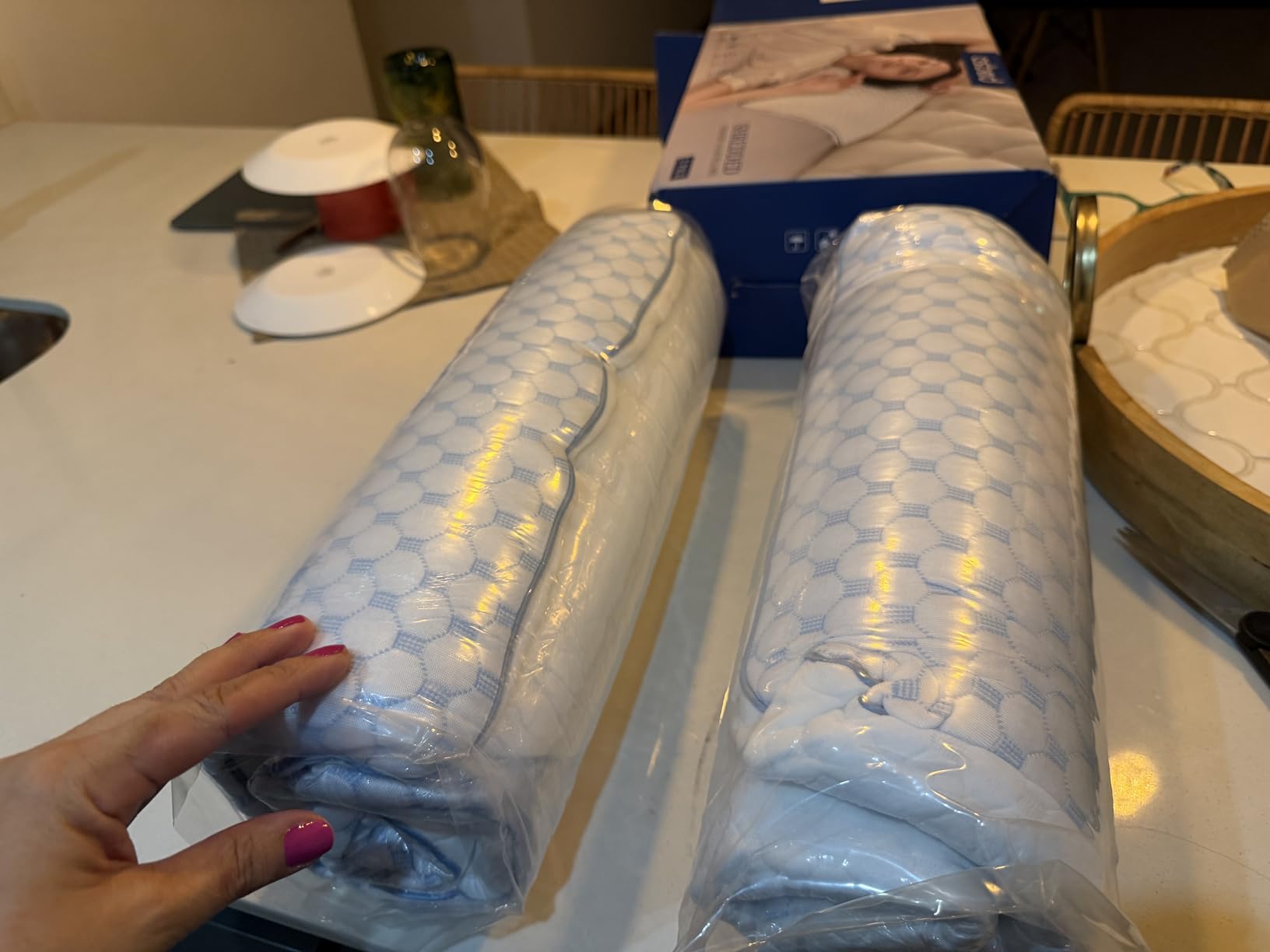 OSBED Cooling Adjustable Shredded Memory Foam Pillows Queen Size Set of 2 - Temperature-Regulating for All Sleepers with Dual Airflow Ventilation(CertiPUR-US & Hypoallergenic & Machine Washable) customer photo 2