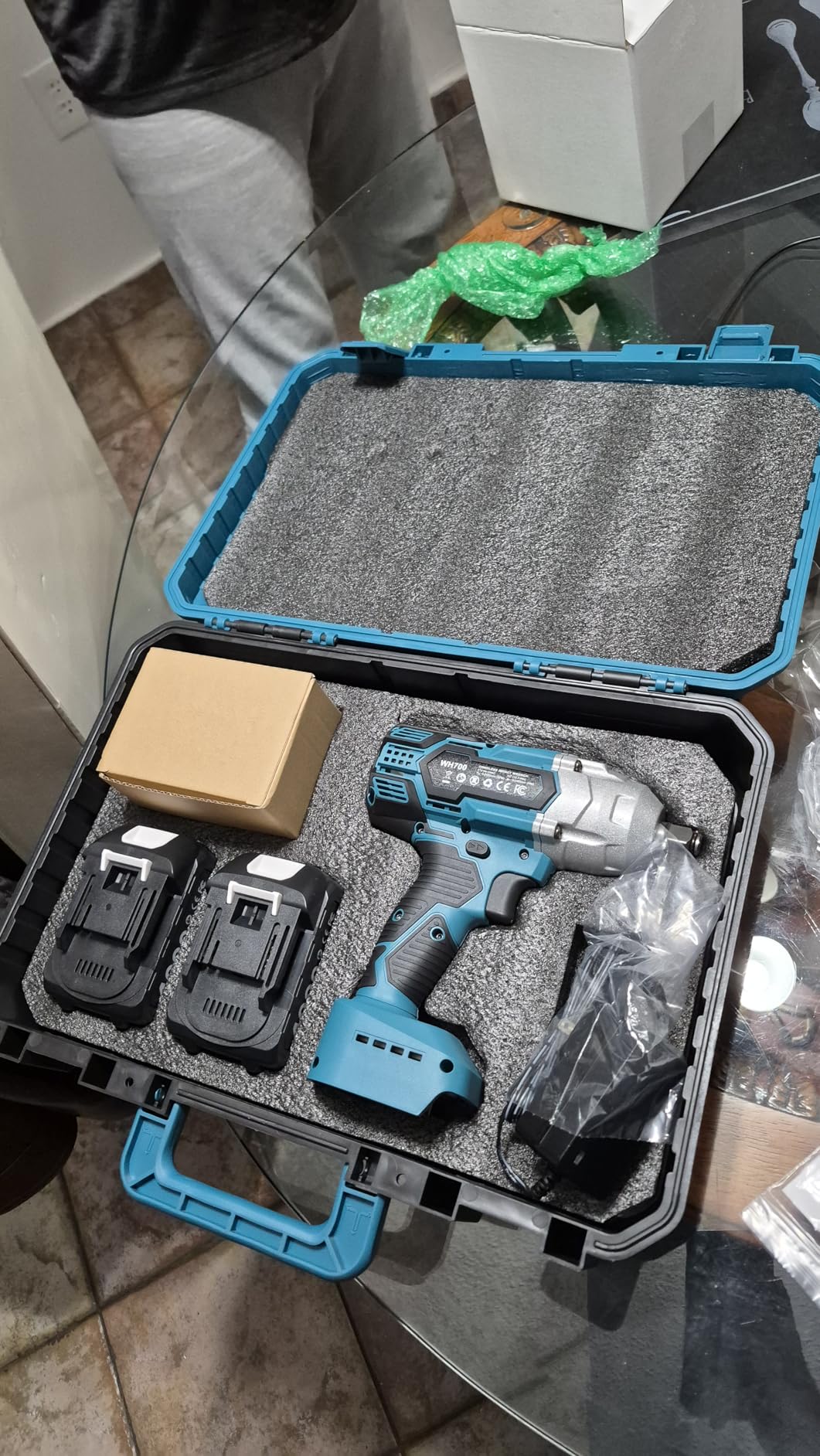 Seesii Cordless Impact Wrench 1/2 inch, High Torque 479 Ft-lbs(650Nm) Brushless Impact Gun, 2500RPM w/2x4.0 Battery, 6 Sockets, 8 Drill Bits, 8 Drill Bits, High Torque Power Impact Driver for Car Home, WH6 Lite customer photo 2