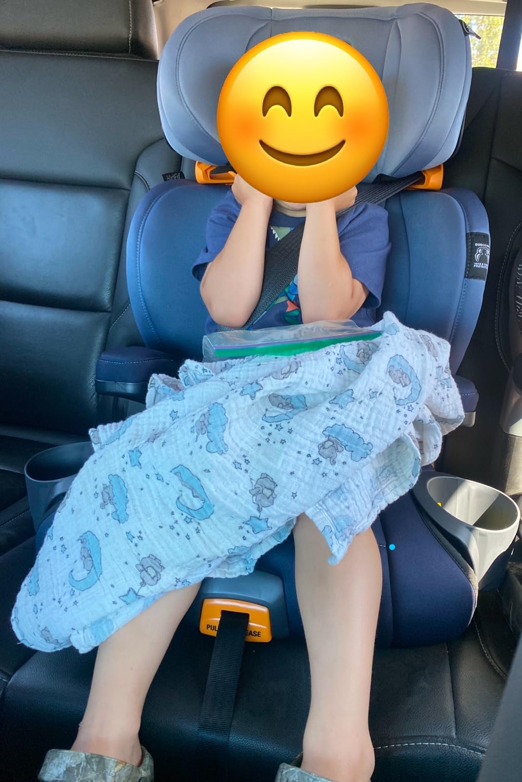 Chicco KidFit ClearTex Plus 2-in-1 Belt-Positioning Booster Car Seat, Backless and High Back Booster Seat, for Children Aged 4 Years and up and 40-100 lbs., Obsidian/Black customer photo 2