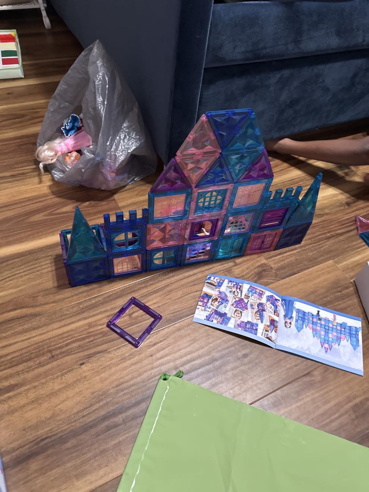 Magnetic Tiles 102pcs with 2 Stairs 2 Dolls Princess Castle Building Girls Toys Age 4-5 6-8 Magnetic Blocks Birthday Xmas Gifts for Girls Toys for 3 4 5 6 7 8+ Year Old customer photo 1