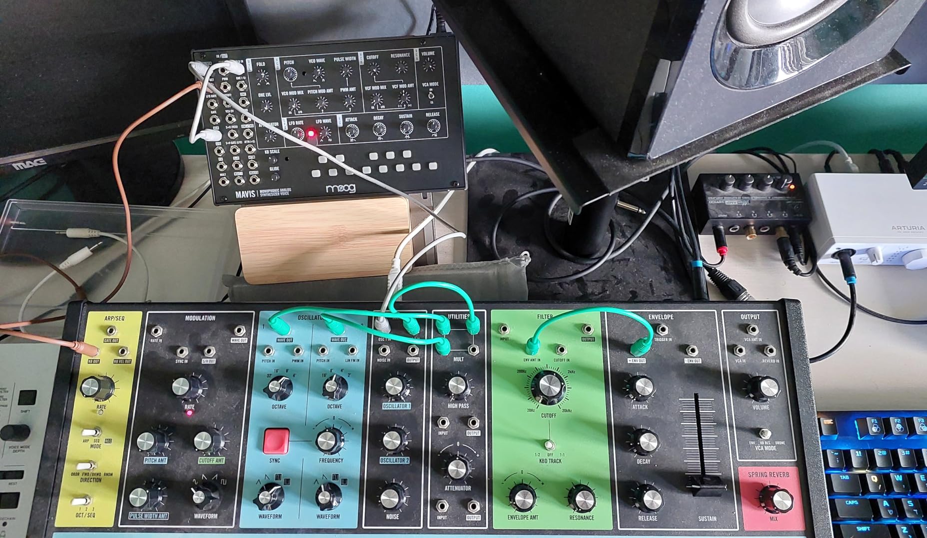 MOOG Mavis - Standalone Semi-Modular Analog Synthesizer Kit with Keyboard, Analog Oscillator, Filter, Envelope Generator, Wavefolder, and Dust Cover customer photo 1