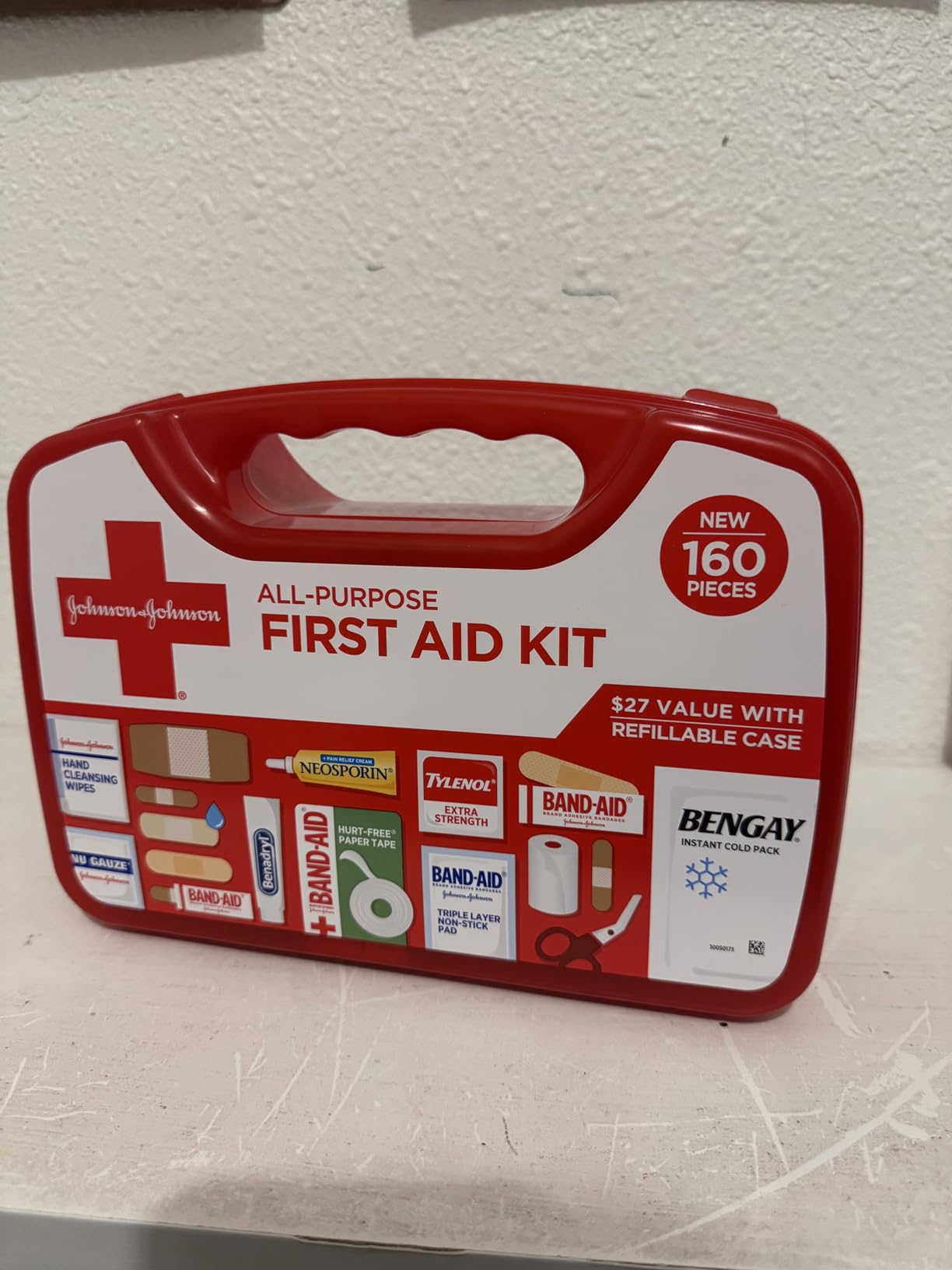 BAND-AID Brand Travel Ready Portable Emergency First Aid Kit, Minor Wound Care, 80 Piece customer photo 1