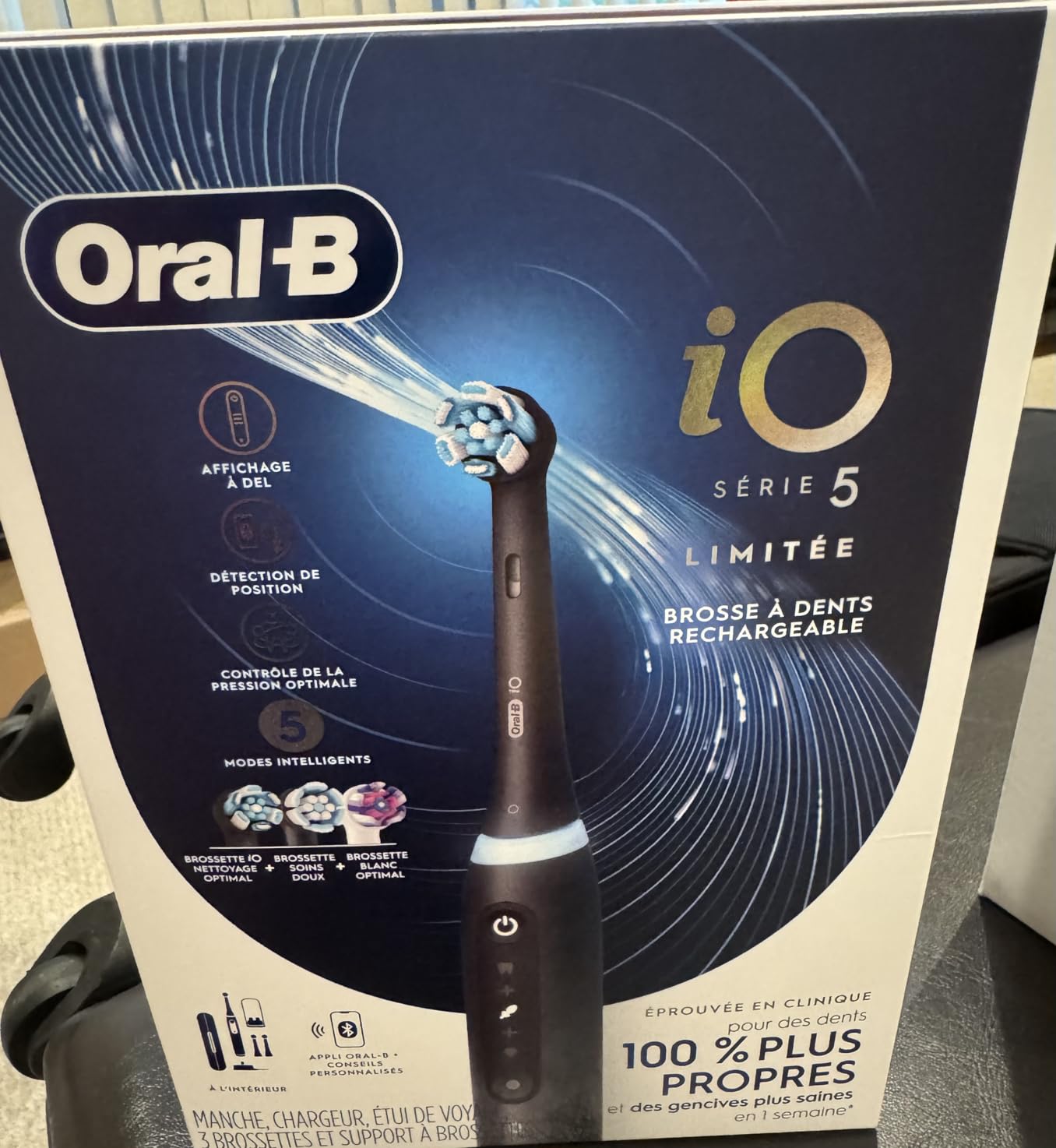 Oral-B iO5 Limited Deep Clean & Whiten Rechargeable Electric Toothbrush, 5 Cleaning Modes, Visual Pressure Sensor, 3 Brush Heads, Travel Case, Black customer photo 1
