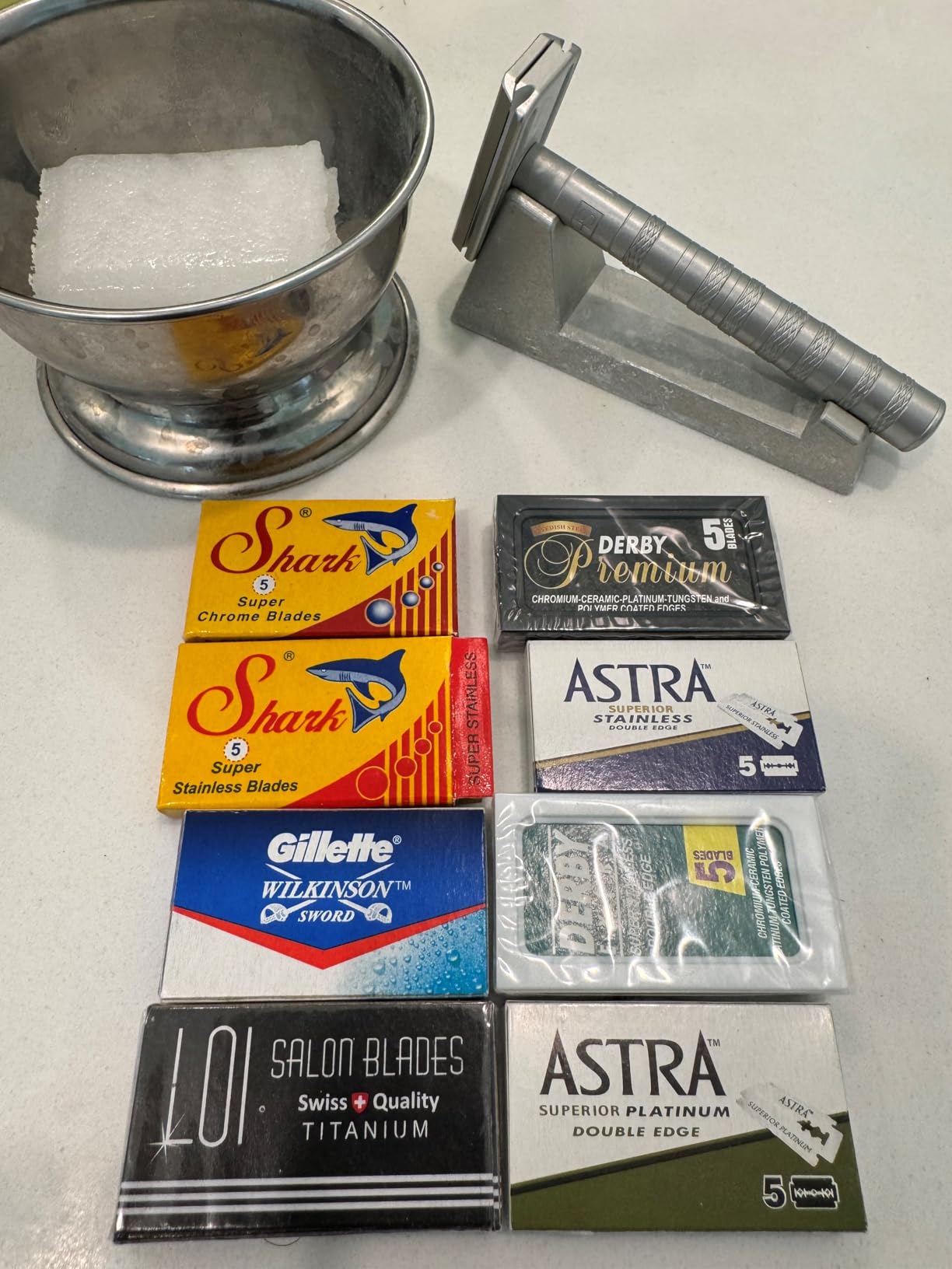 Henson Shaving Razor - Aluminum Double Edge Safety Razor with 5 Spare Blades - 30 Degree Angled Precision customer photo 1