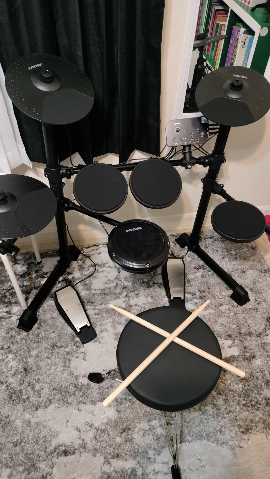 AODSK Electric Drum Set for Beginner with 150 Sounds,4 Quiet Drum Pads,2 Pedal,Throne,Sticks,Electronic Drum with Headphone,AED-400 customer photo 2