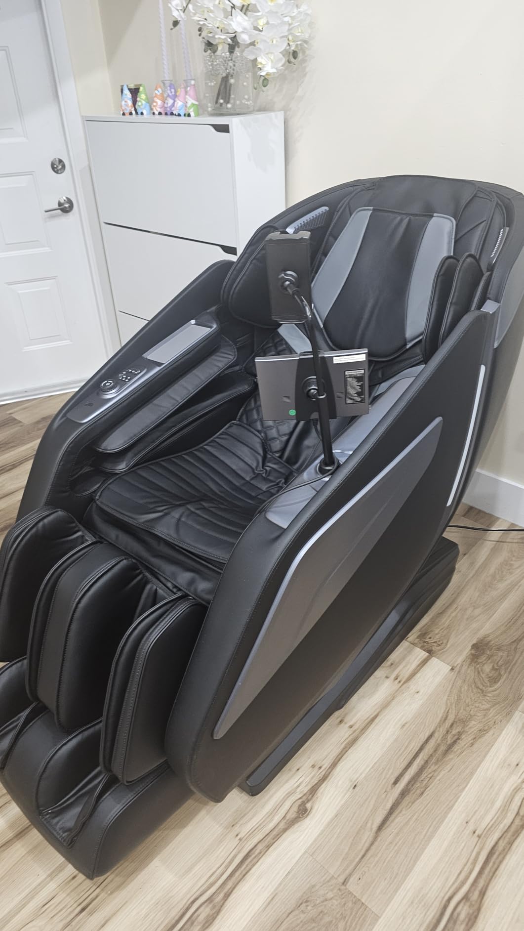 HealthRelife 4D Massage Chair Full Body Zero Gravity Recliner - 55