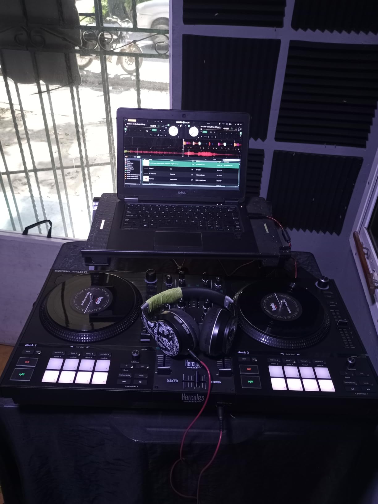 Hercules DJControl Inpulse T7, 2 Deck Motorized DJ Controller with built in STEMS Control, Serato DJ and DJUCED included customer photo 1