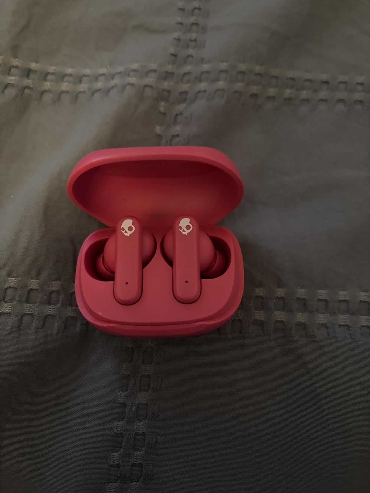 Skullcandy Smokin' Buds Wireless Earbuds, Bluetooth Headphones, Noise Isolating Fit, Up to 20 Hours Battery, IPX4 Sweat and Water Resistant, Microphone for iPhone Android - True Black customer photo 1