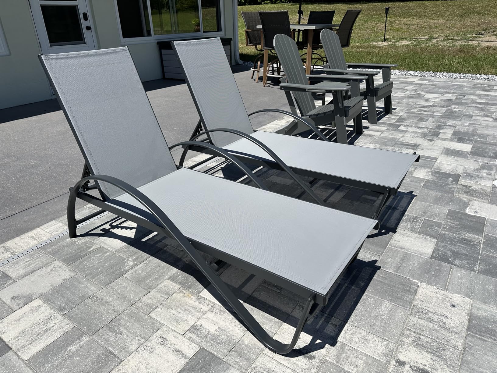Shintenchi 2 PCS Outdoor Chaise Lounges Chair with Wheels Aluminum Reclining Patio Lounge Chairs with 5 Adjustable Position Recliner for Patio, Beach, Yard, Pool Patio Furniture Set, Light Grey customer photo 2