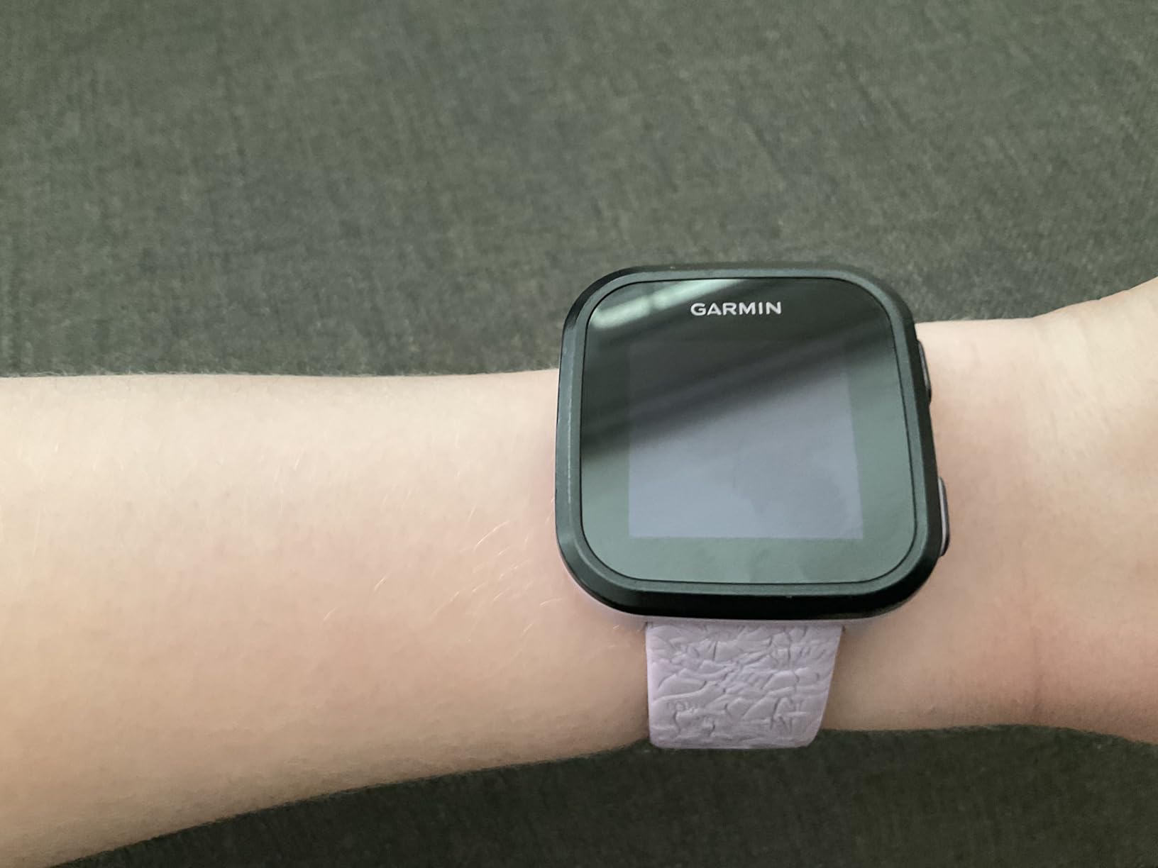 Garmin Bounce Kids Smartwatch, Two-Way Text and Voice Messaging, Location Tracking, Green Burst customer photo 1