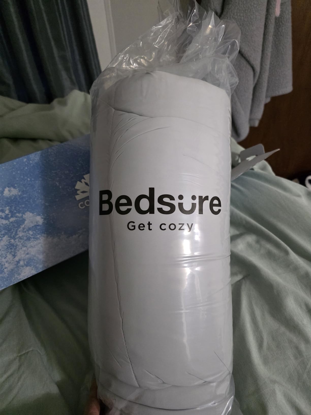 Bedsure Cooling Comforter Queen Size - Cooling Blankets for Hot Sleepers, Lightweight Comforter for Summer with Dual-Sided Cool Tech, Soft Breathable Cold Blanket for Sleeping, Grey, 88x88 Inches customer photo 2