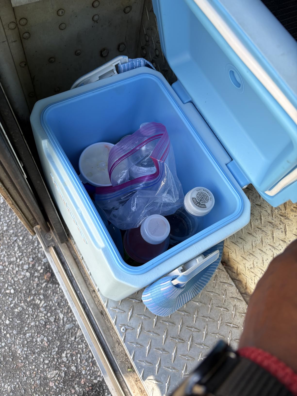 Igloo Tag Along Too Coolers, Insulated Hard Shell Picnic Style Cooler, Rolling Ice Chest customer photo 2