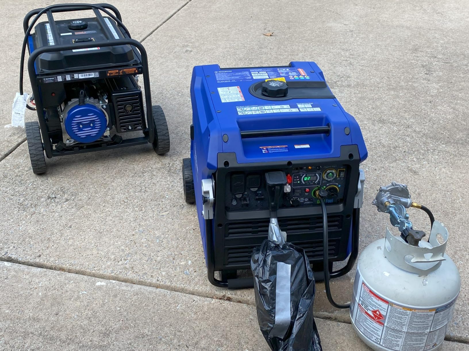 Westinghouse 12000 Peak Watt Dual Fuel Portable Inverter Generator, Remote Electric Start, Transfer Switch Ready, Gas and Propane Powered, Low THD, Safe for Electronics, Parallel Capable, CO Sensor customer photo 1
