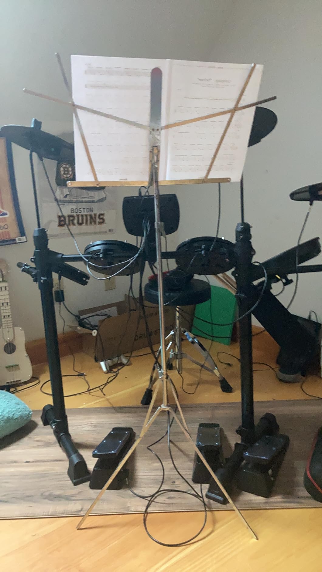 Fesley FED150 Electronic Drum Set for Beginners, 4 Quiet Mesh Pads, Dual-Zone Snare, Bluetooth MIDI, 200 Sounds, 2 Cymbals with Choke, Includes Drum Throne, Headphones & Sticks customer photo 1