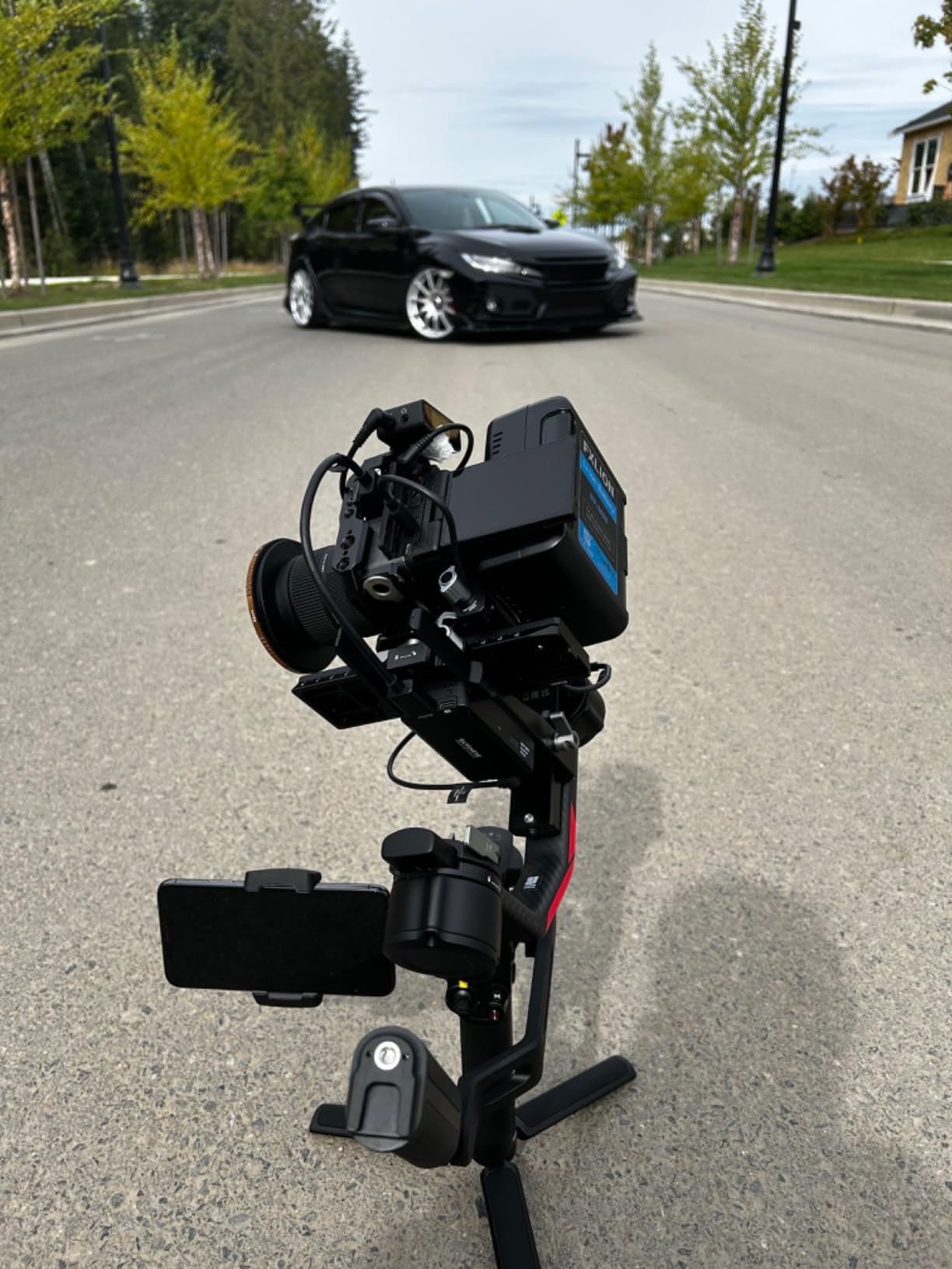 DJI RS 4 Pro, 3-Axis Gimbal Stabilizer for DSLR & Cinema Cameras Canon/Sony/Panasonic/Nikon/Fujifilm, 2nd-Gen Native Vertical Shooting, 4.5kg (10lbs) Payload customer photo 2