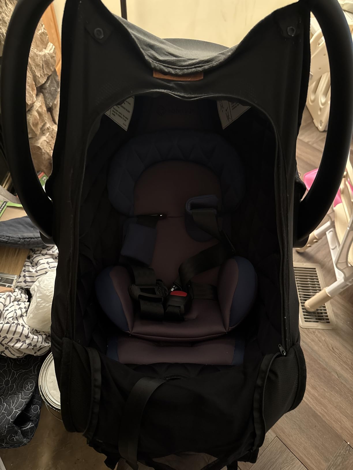 Safety 1st onBoard Insta-Latch DLX Infant Car Seat with Base, Baby Car Seat for 4-30 lbs., Rear Facing Car Seat, Ironbark customer photo 1