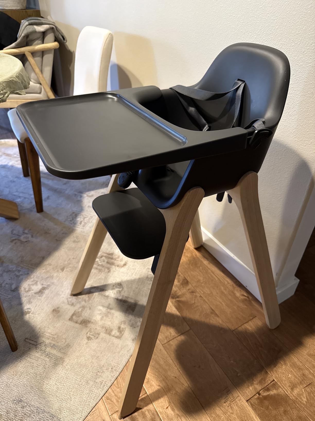UPPAbaby Ciro High Chair / Sleek, Easy-to-Clean Design / Perfect-Fit Tray to Bring Baby to Table / Patent-Pending Harness / Dual-Position, 180-Degree Rotating Footrest / Chloe (Grey/Rubberwood) customer photo 1