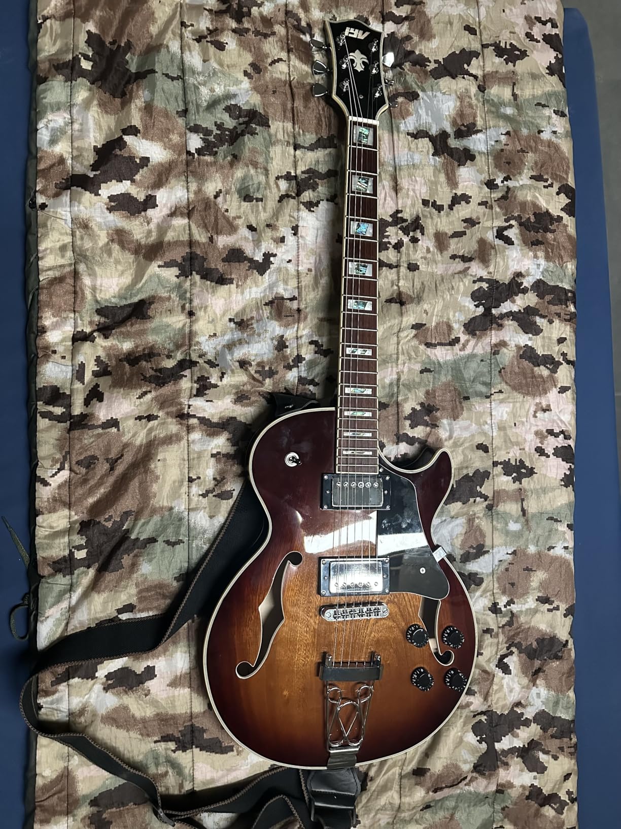 IYV IJZ-300A TSB Jazz Solid Hollow-Body Electric Guitar - Tobacco Sunburst customer photo 2