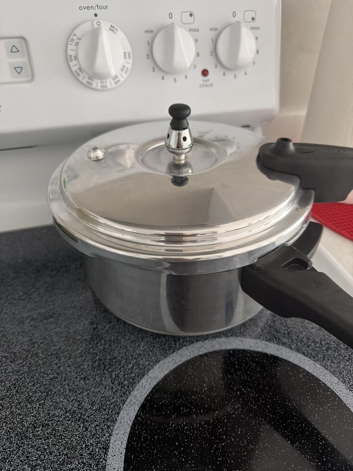 IMUSA 4.2 Quart Stovetop Aluminum Pressure Cooker with safety valves for risk-free opening customer photo 1