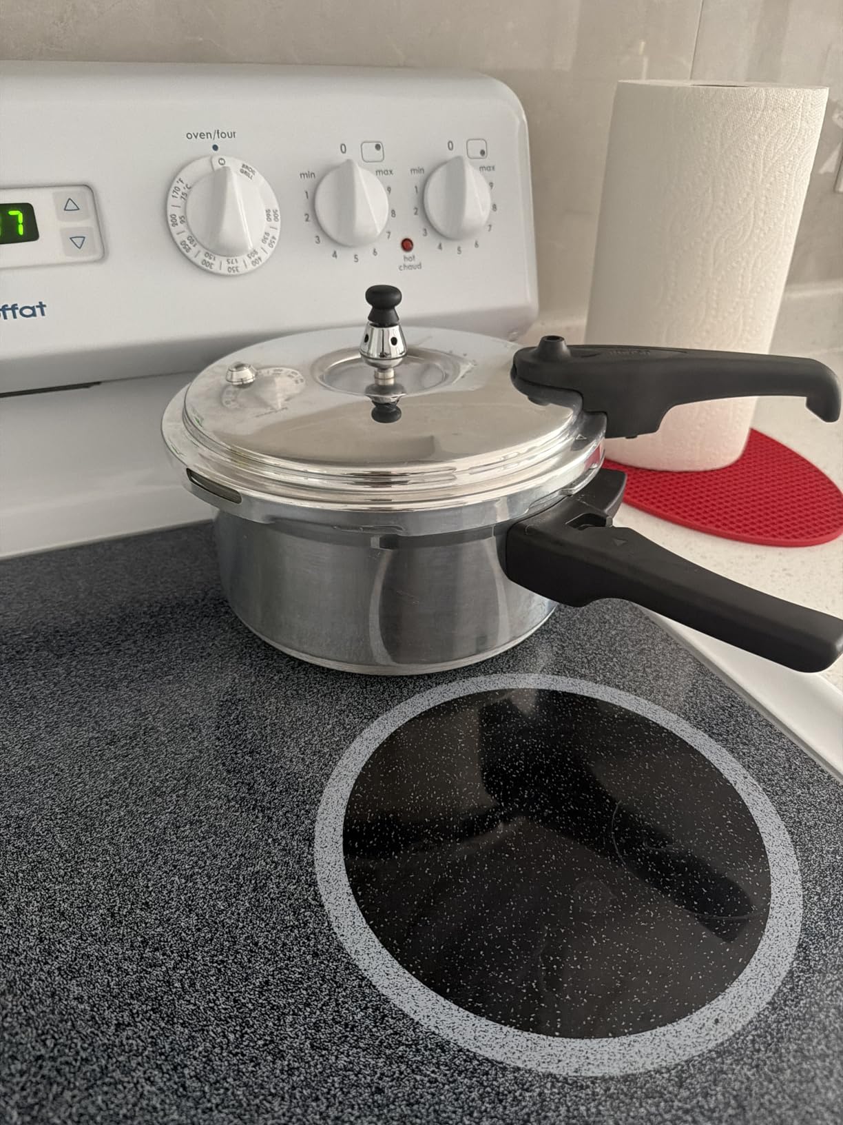 IMUSA 4.2 Quart Stovetop Aluminum Pressure Cooker with safety valves for risk-free opening customer photo 2