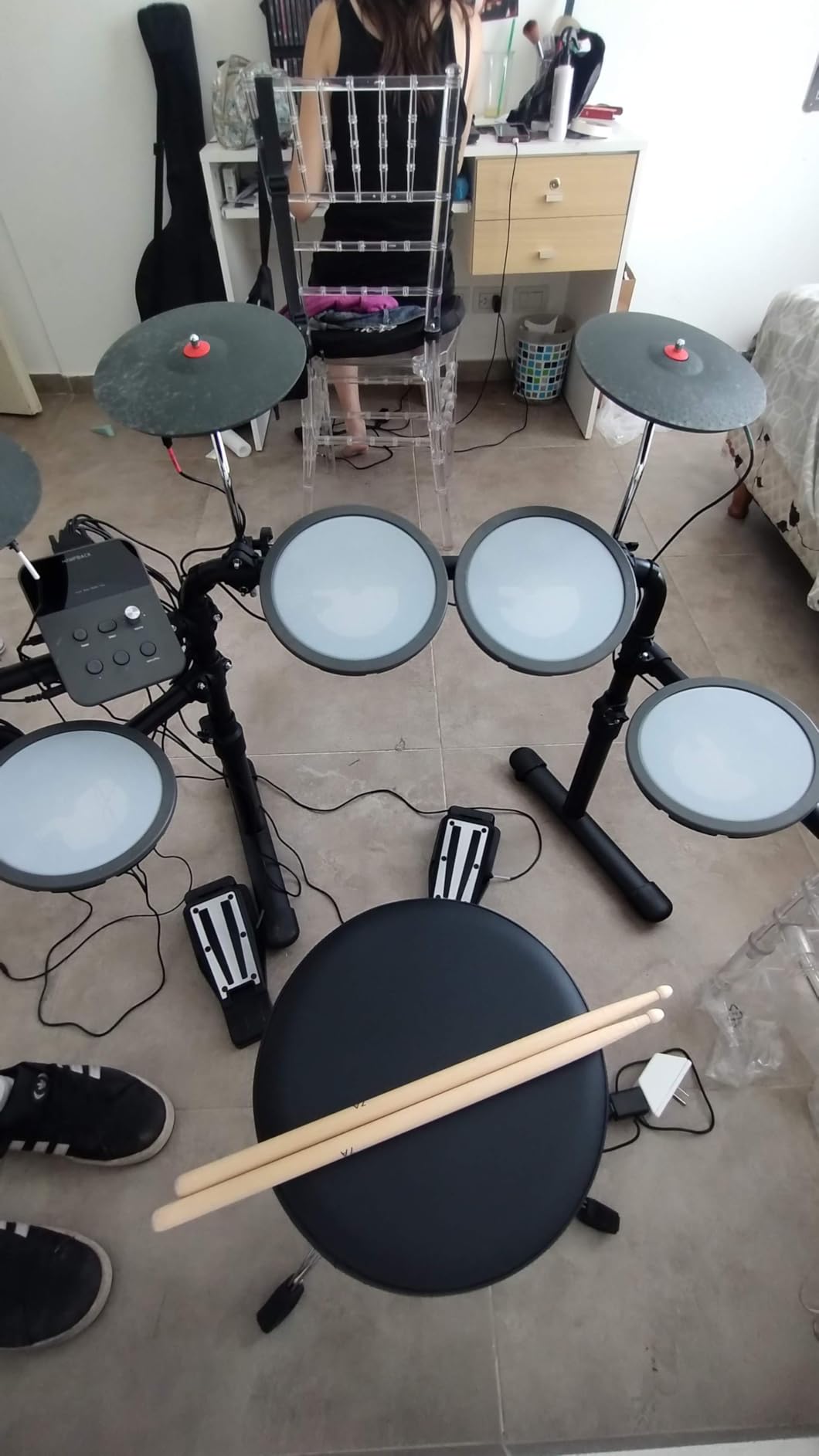 HAMPBACK MK-0 Electric Drum Set with 7'' Quiet Mesh Drum Pads, 8'' Full Rubber Cymbals, 12 Kits and 68 Authentic Sounds, USB MIDI, Throne, Sticks, Headphone, 2 Switch Pedals for Beginners & Kids customer photo 1