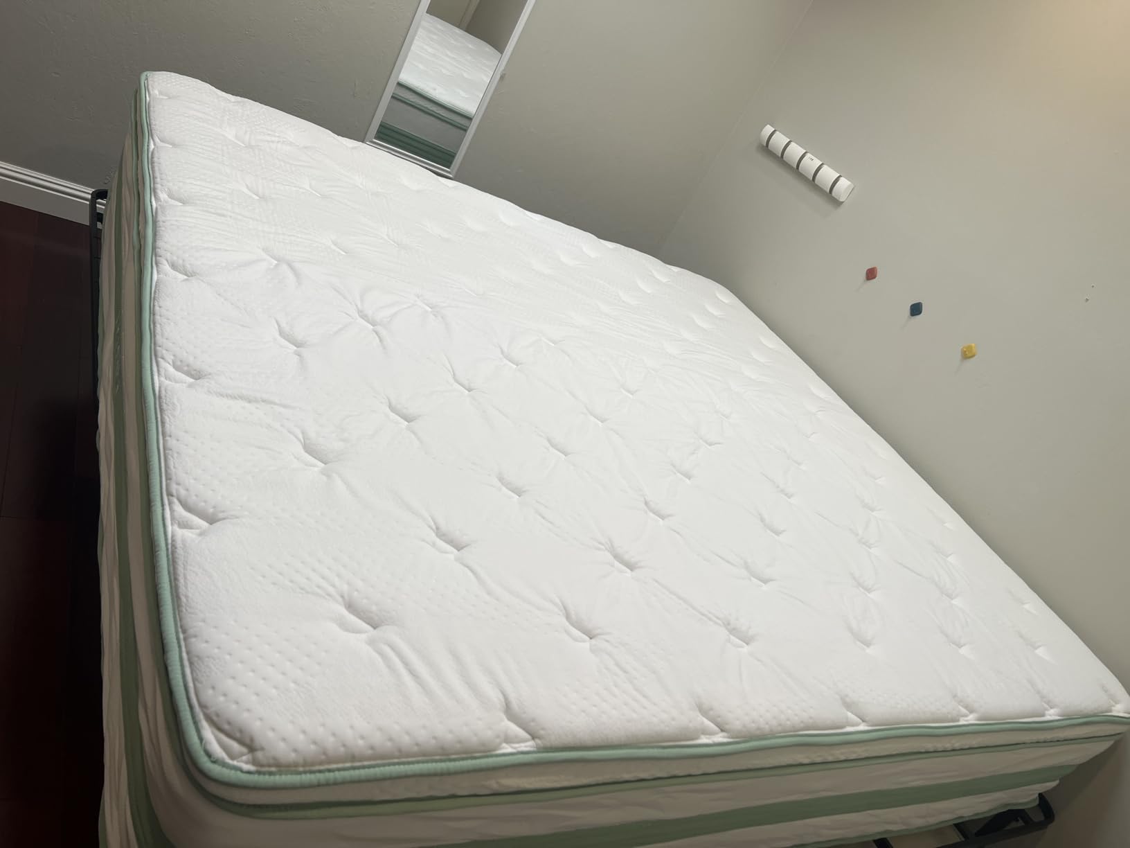 Novilla Queen Size Mattress, 10 Inch Foam Mattress, Double Air Zone Queen Mattresses with Flippable Design for Back & Side Sleeper, Tight Top Mattres with Breathable Fabric Cover customer photo 2