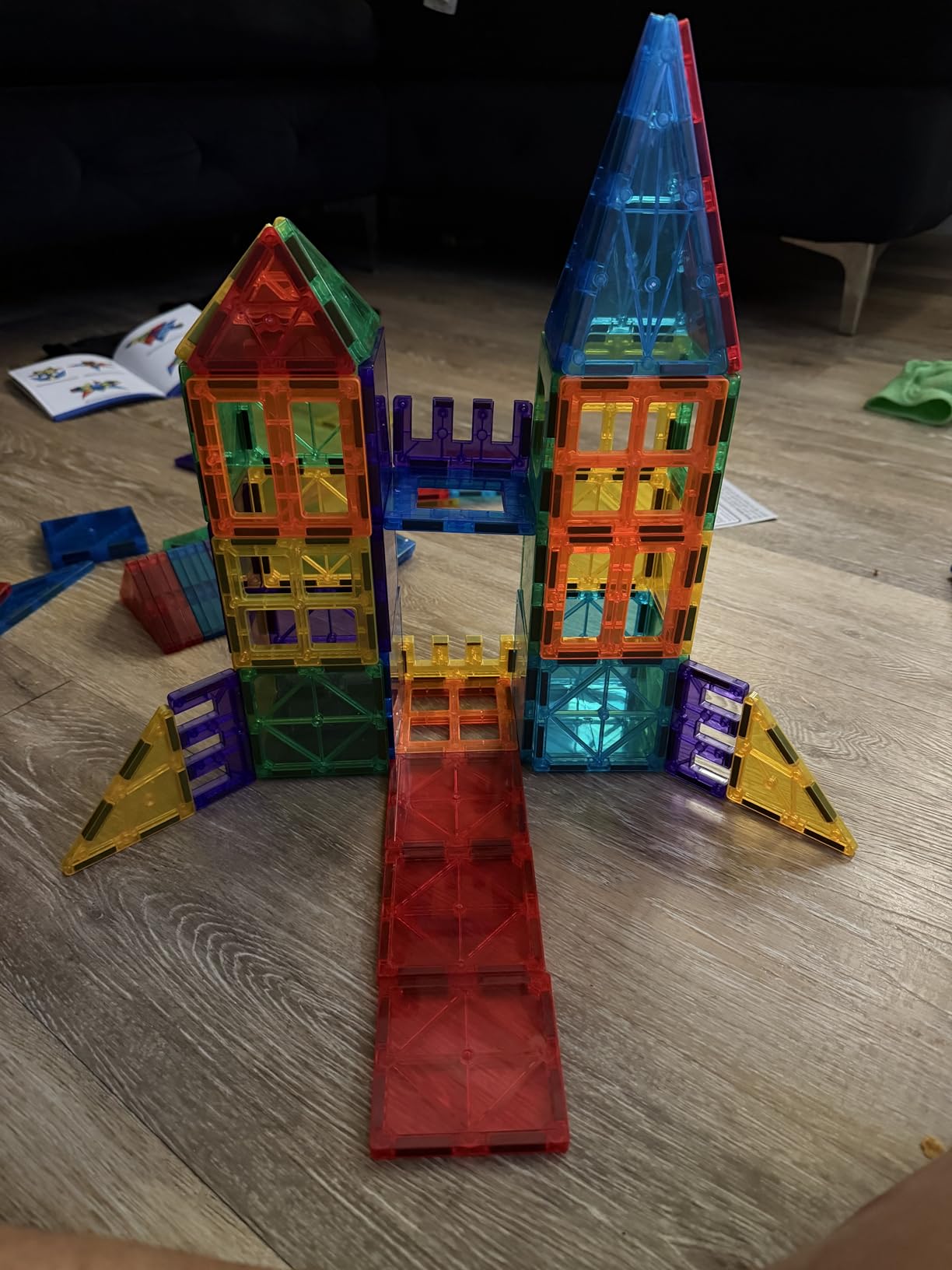 SUNNY AUNTIE Magnetic Tiles 100 PCS with 2 Cars - Magnetic Building Tiles STEM Toy for Kids Ages 3-8 customer photo 2