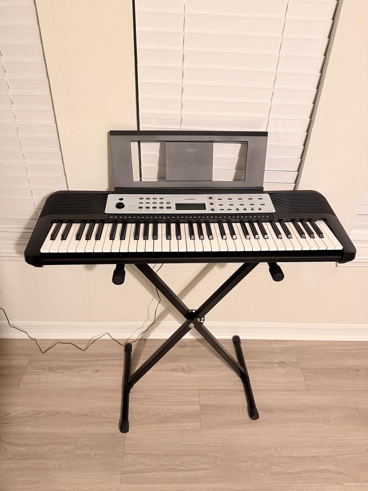Yamaha 61-Key Portable Keyboard for Beginners YPT-280 with Built-In Songs, Quiz Mode, Music Rest, Power Adapter customer photo 2