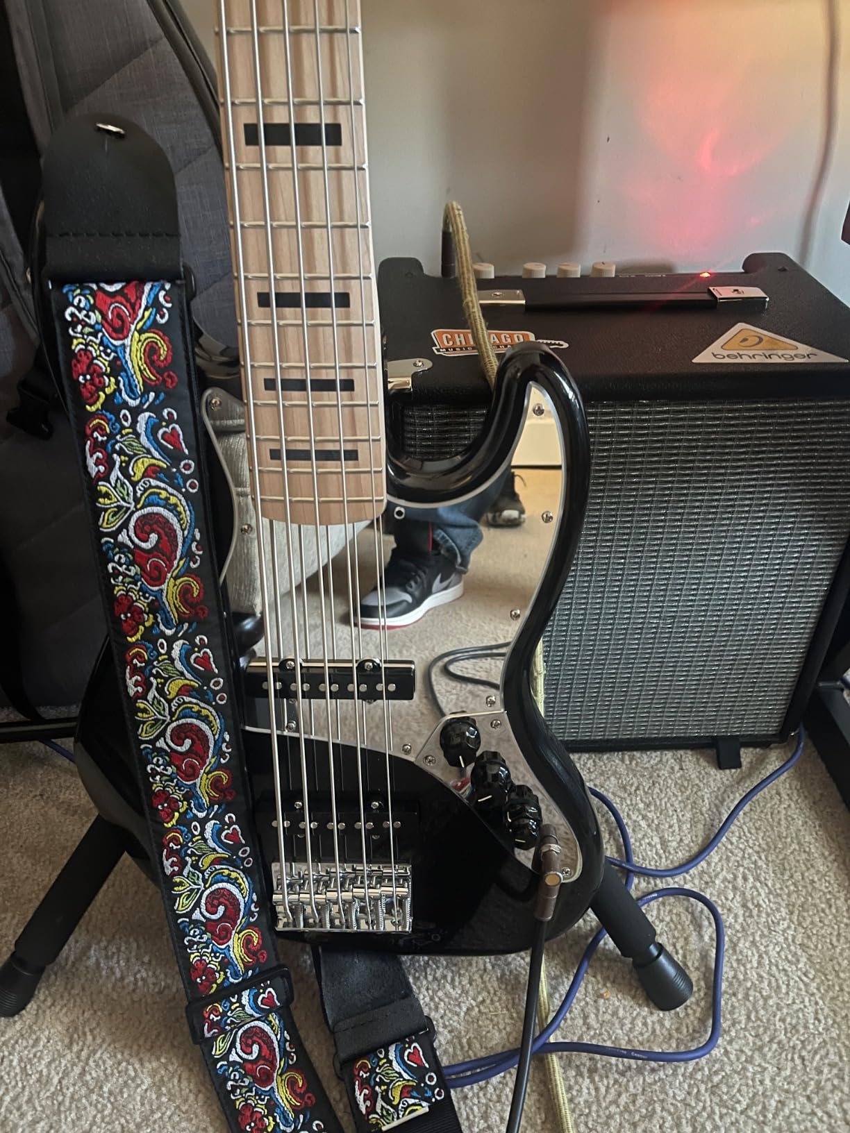 Affinity Series Active Jazz Bass V, Maple Fingerboard, Black Pickguard, Black Metallic customer photo 1