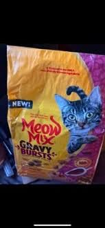 Meow Mix Gravy Bursts, Savory Chicken Flavor Mix, Gravy Filled Dry Cat Food, 3 lb. Bag customer photo 2