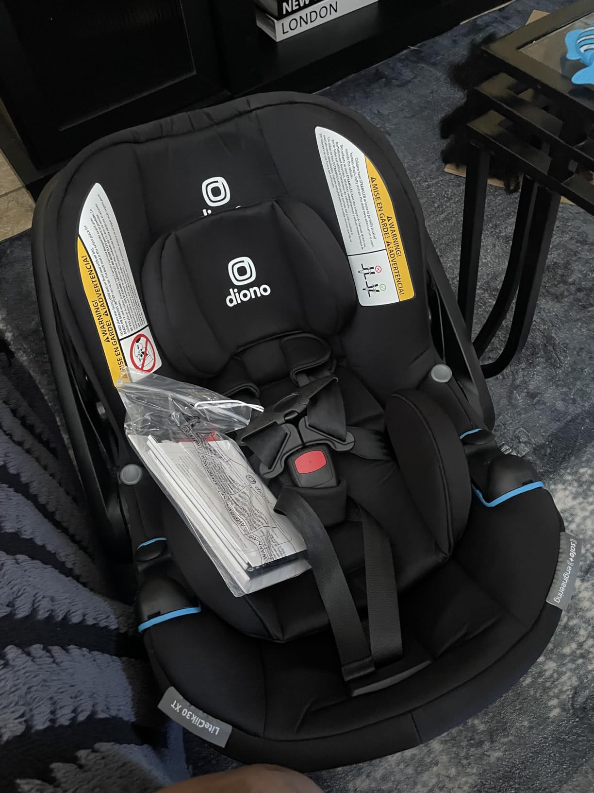 Diono LiteClik30 XT SafePlus Infant Car Seat and Base, Rear-Facing for Infants 4-30lbs, SafePlus Engineering, with Infant Insert, UPF 50+ Sunshade, Black Storm customer photo 2