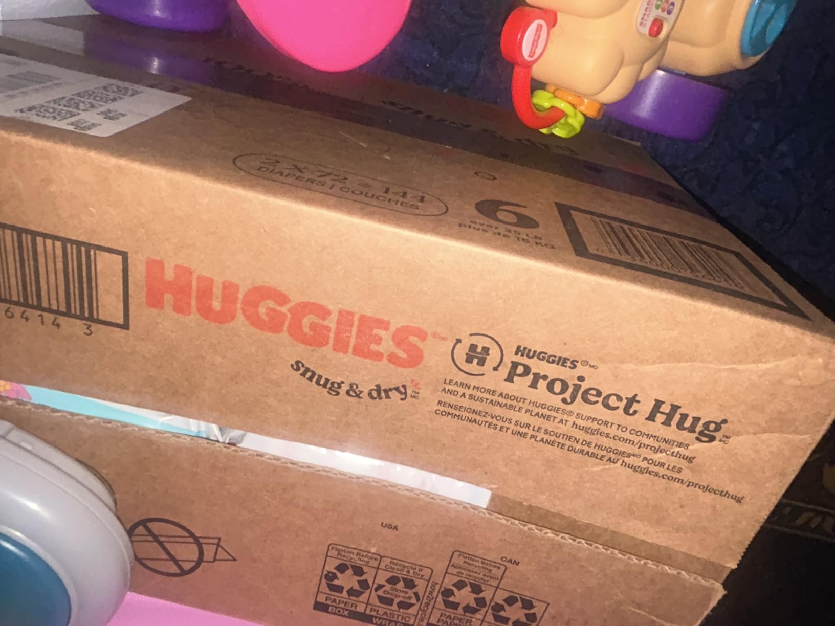 Huggies Snug & Dry Baby Diapers, Size 5 (27+ lbs), 84 Count customer photo 2
