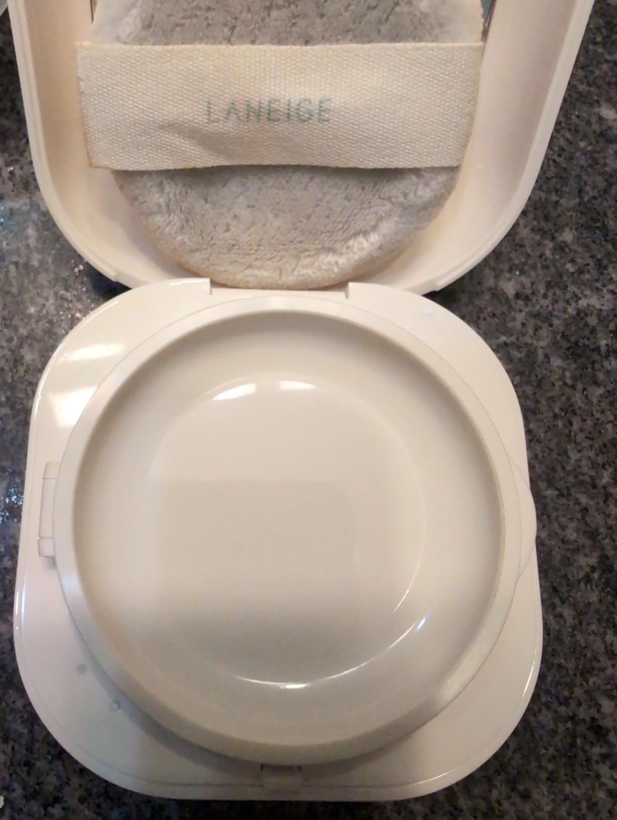 LANEIGE Neo Blurring Powder: Korean Shine Control Compact with Pore Blurring, Smoothing Finish & Travel-Friendly customer photo 1