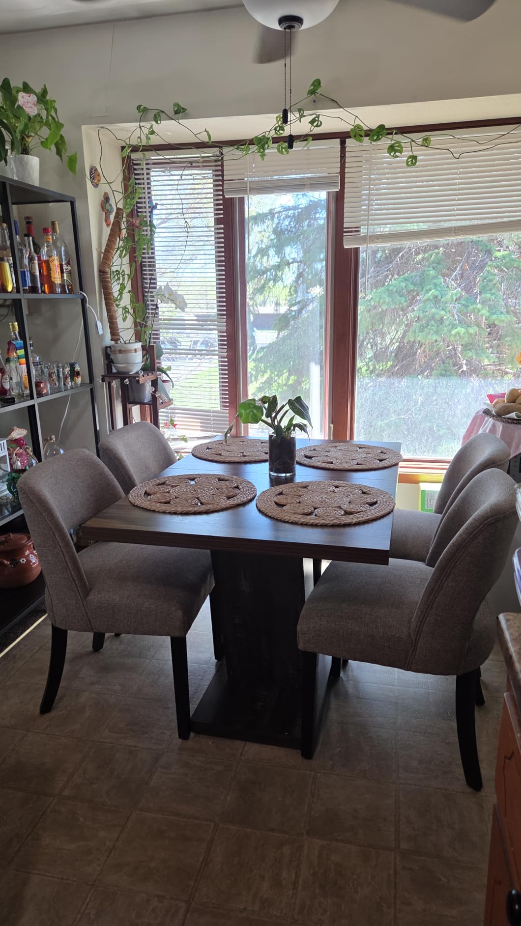 Tribesigns 47-Inch Dining Table for 4, White Kitchen Dinner Table with Heavy Duty Pedestal, Farmhouse Wooden Eating Table for Home, Dining Room, Small Space, White & Brown customer photo 1