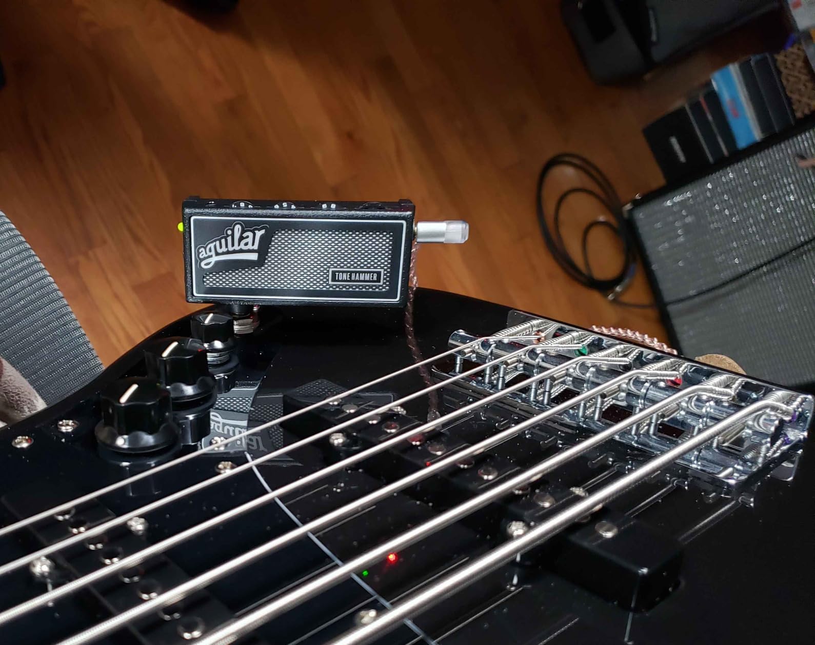 Aguilar amPlug3 Tone Hammer Bass Guitar Headphone Amp w/Three Onboard Effects and Built-in Rhythm Patterns customer photo 1