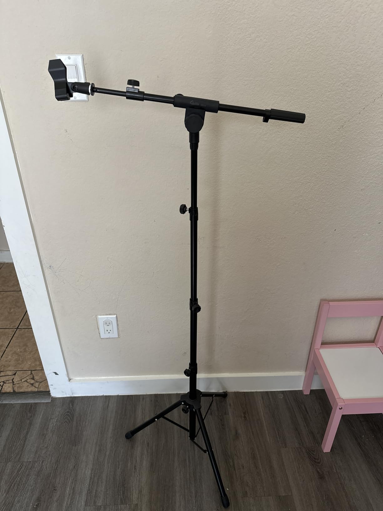 GUITTO Microphone Floor Stand with Phone/Tablet Holder, Adjustable Boom Mic Stand with Heavy-Duty Base, Dual Device Mount for Streaming, Podcasting, Recording, and Live Performances GMS-04 customer photo 1
